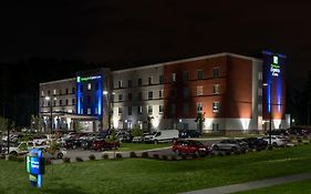 Holiday Inn Express & Suites - Charlotte Airport By Ihg